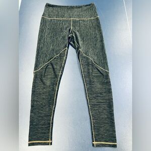Prana charcoal Gray Leggings with brown Stitching. Size Medium. Like New.
